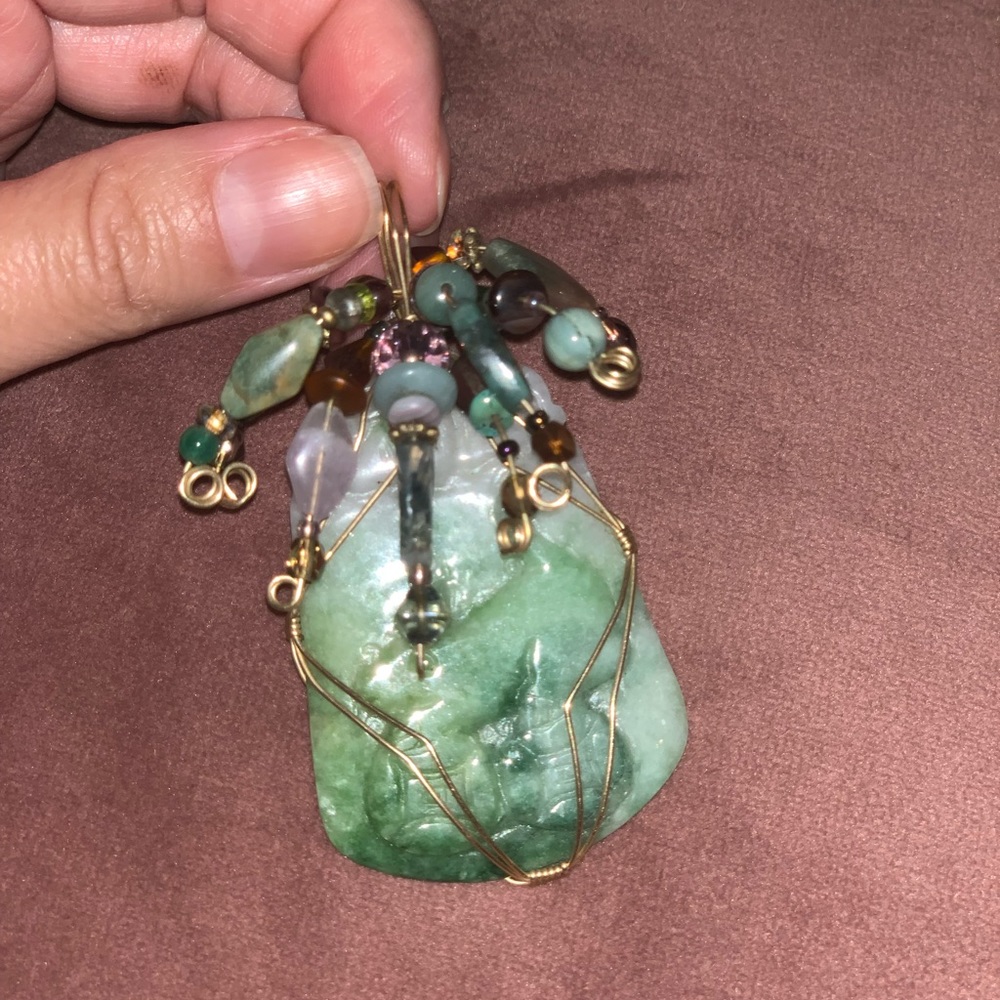 Natural stone piece for necklace